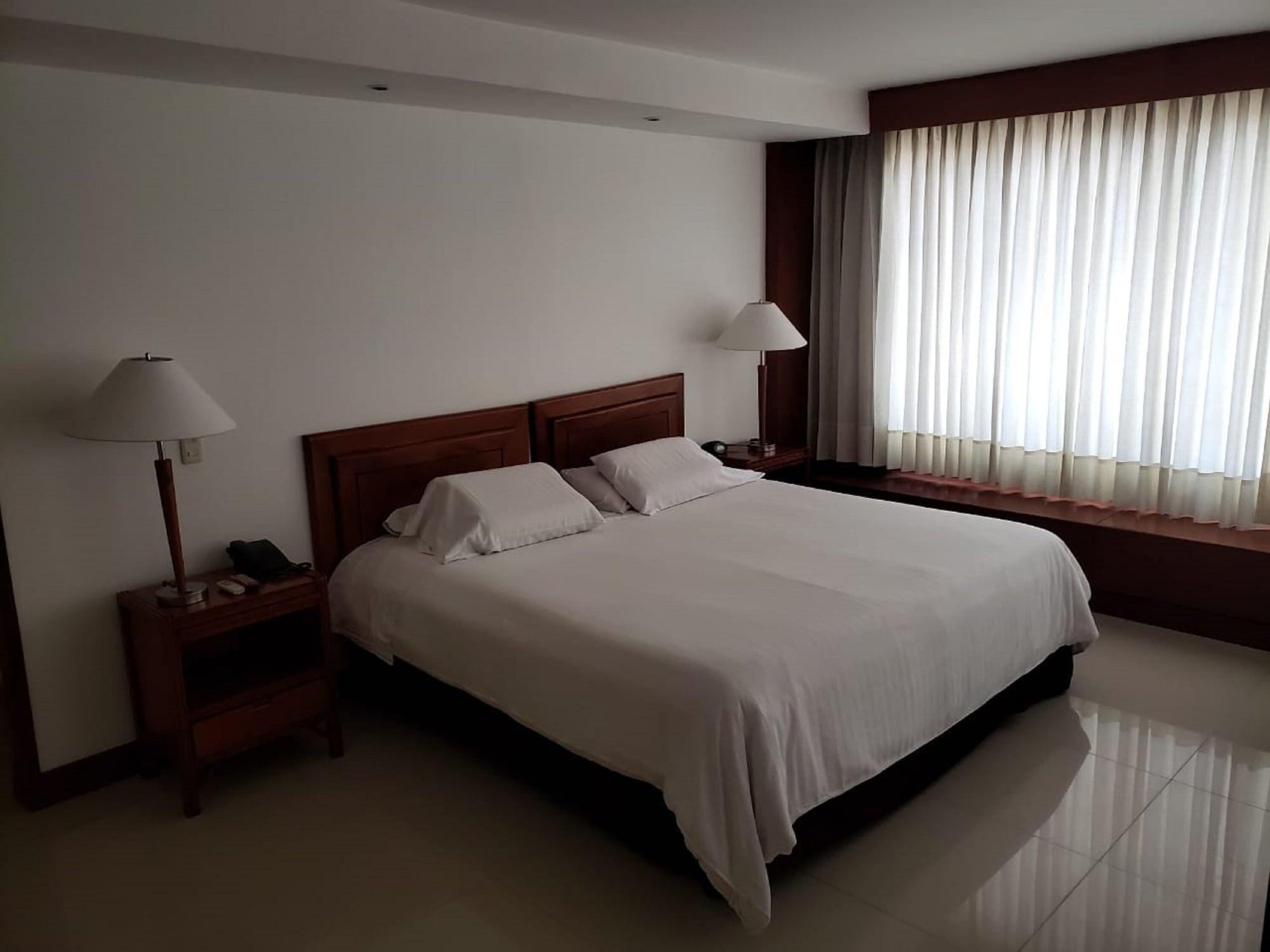 Torre De Cali Plaza Hotel Exterior photo