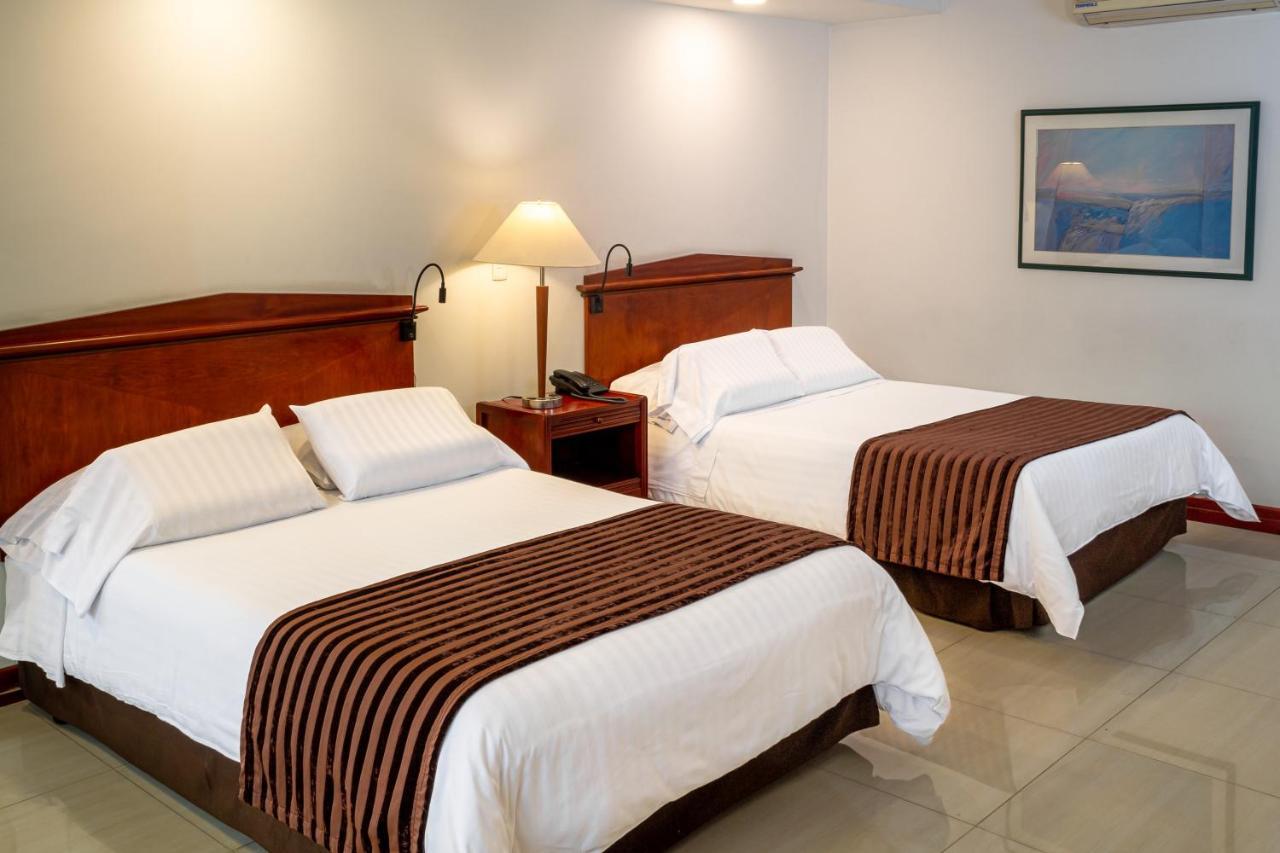 Torre De Cali Plaza Hotel Exterior photo